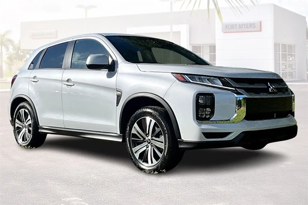 2025 Mitsubishi Outlander Sport ES photo 1