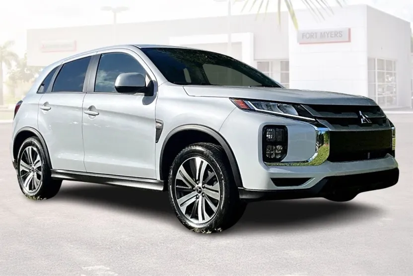 2025 Mitsubishi Outlander Sport ES photo 1