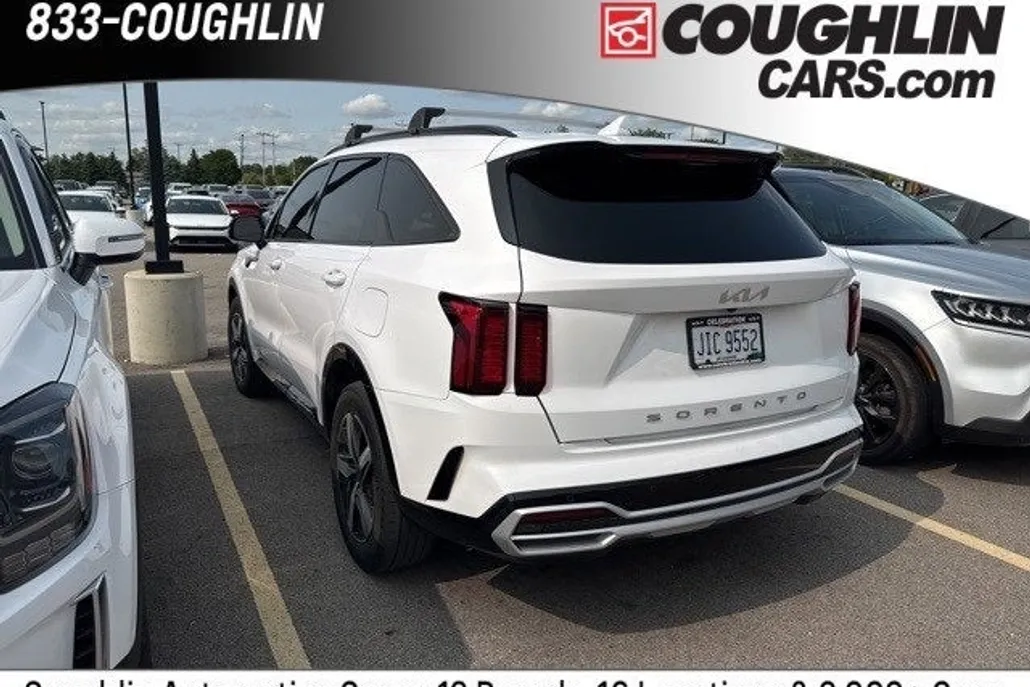 2022 Kia Sorento S photo 1
