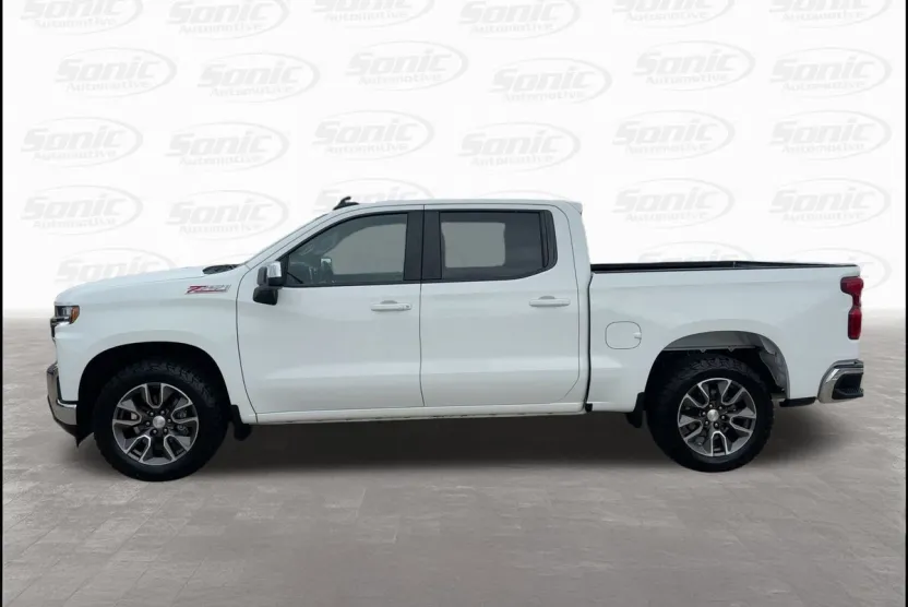 2021 Chevrolet Silverado 1500 LT photo 1