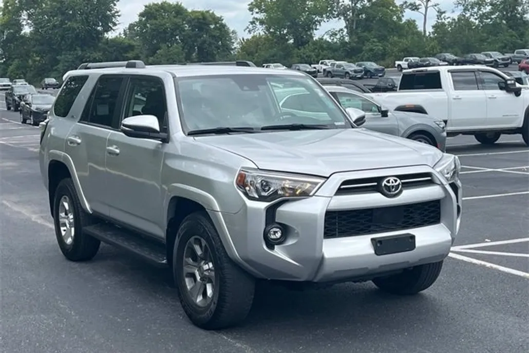 2024 Toyota 4Runner SR5 Premium photo 1