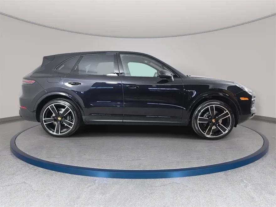 2022 Porsche Cayenne E-Hybrid Platinum Edition photo 1