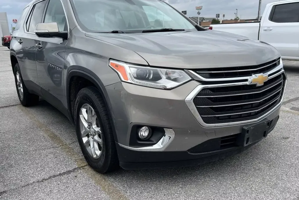 2018 Chevrolet Traverse Cloth 1LT photo 1