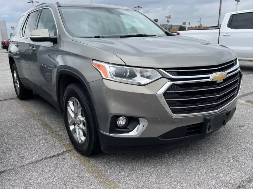 2018 Chevrolet Traverse Cloth 1LT photo 1