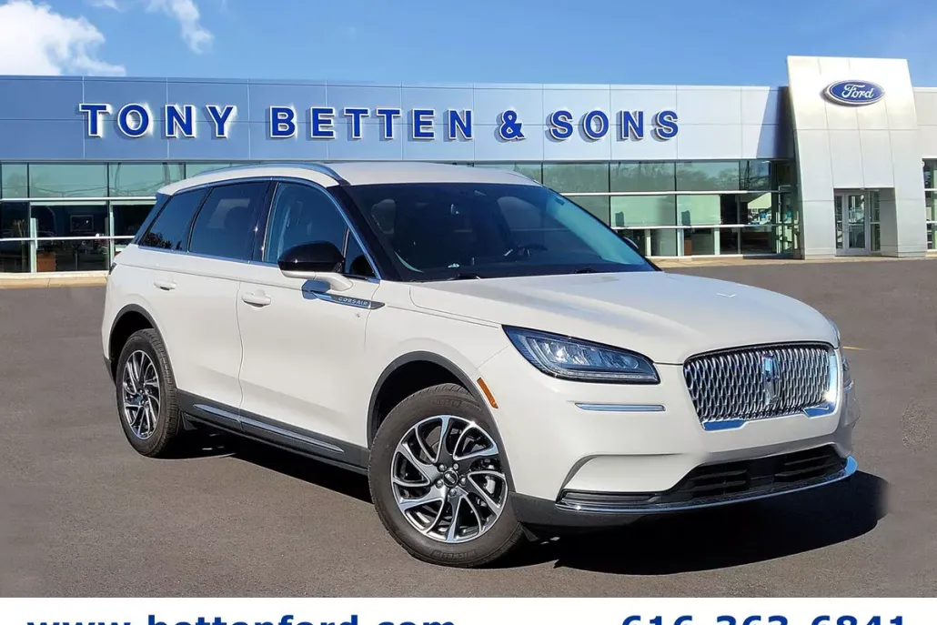 2022 Lincoln Corsair Standard photo 1