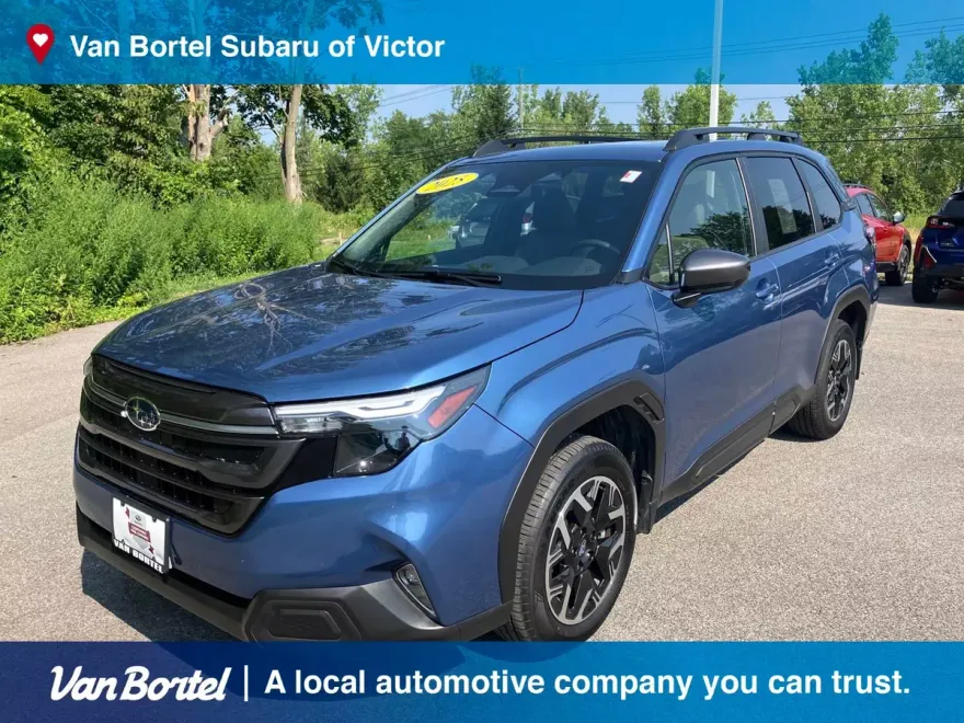 2025 Subaru Forester Premium Base photo 1