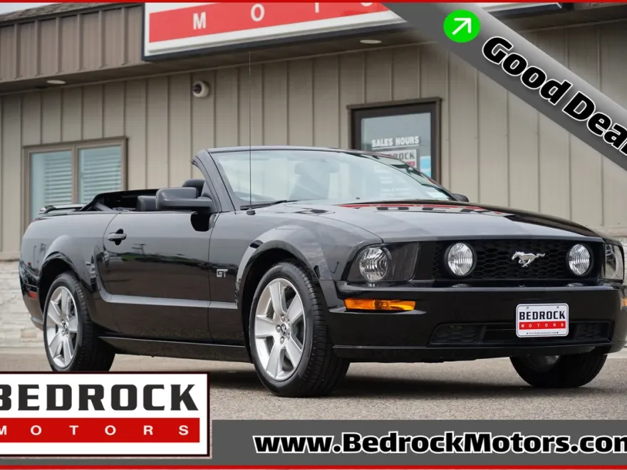 2007 Ford Mustang Convertible photo 1
