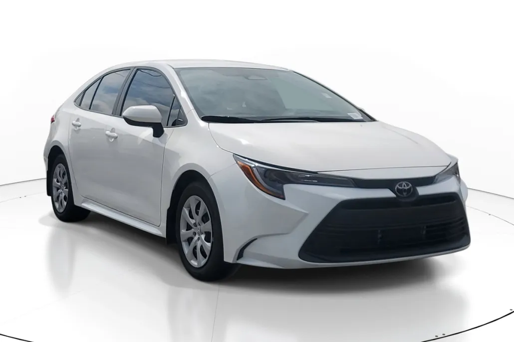 2024 Toyota Corolla LE photo 1