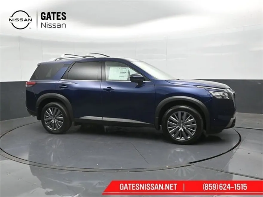 2025 Nissan Pathfinder SL photo 1