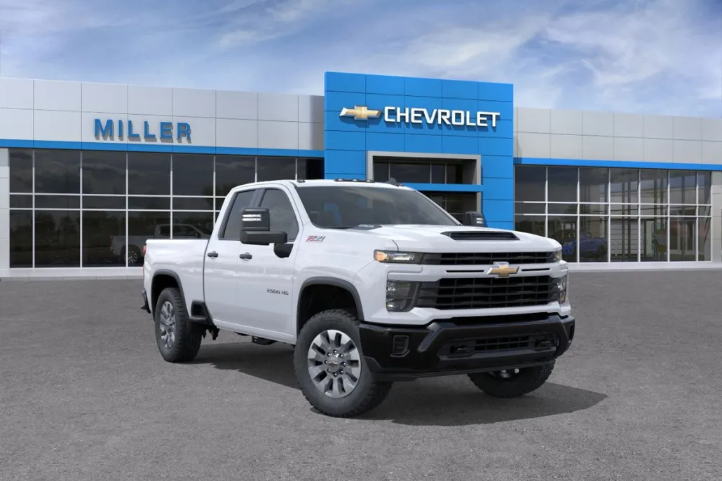 2026 Chevrolet Silverado Custom photo 1