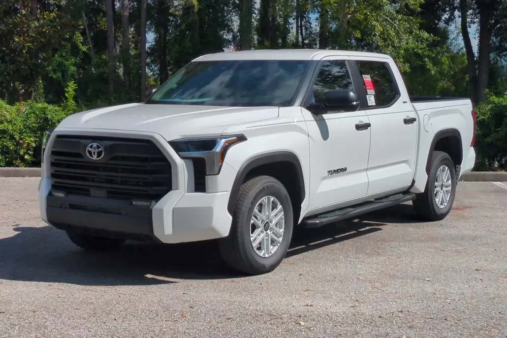 2025 Toyota Tundra SR5 photo 1
