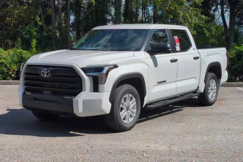 2025 Toyota Tundra SR5 photo 1