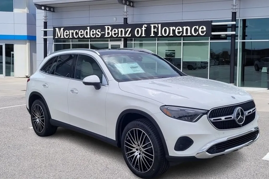 2025 Mercedes Benz GLC 300 photo 1