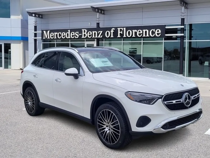 2025 Mercedes Benz GLC 300 photo 1