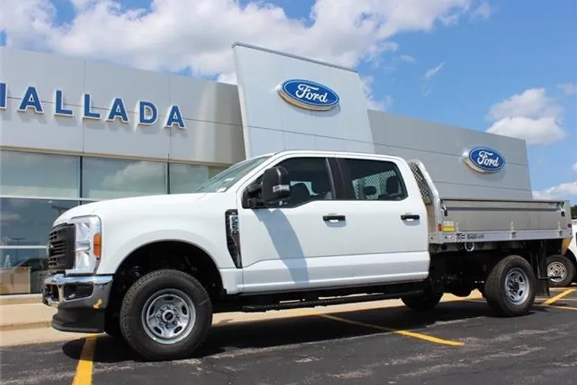 2023 Ford F-250 XL photo 1