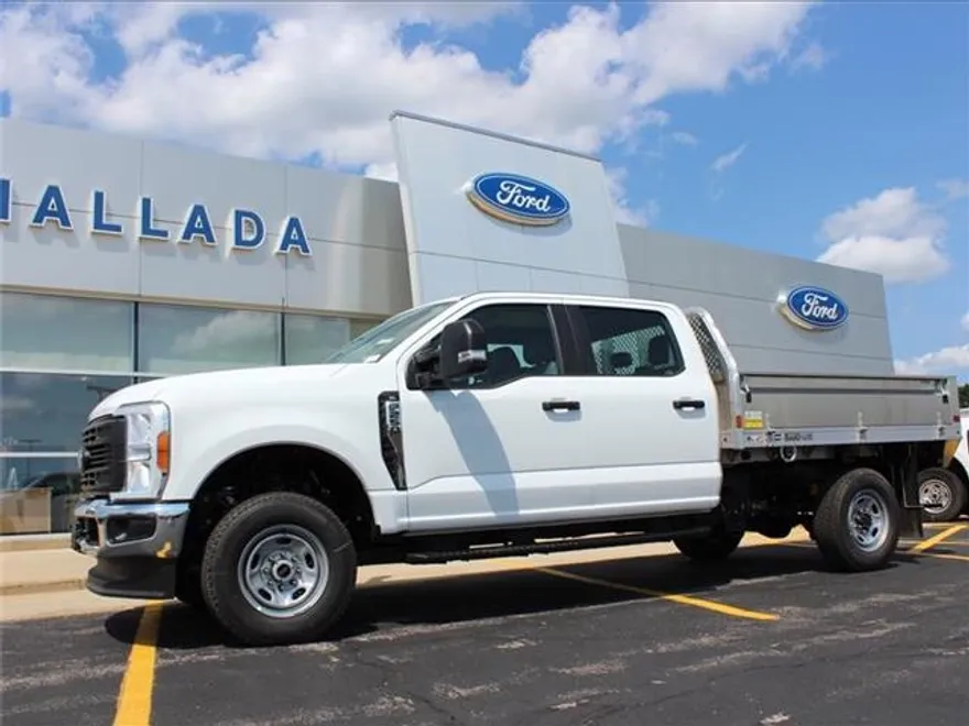 2023 Ford F-250 XL photo 1