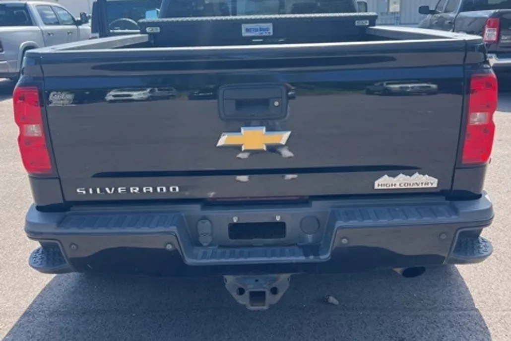 2016 Chevrolet Silverado 3500HD High Country photo 1