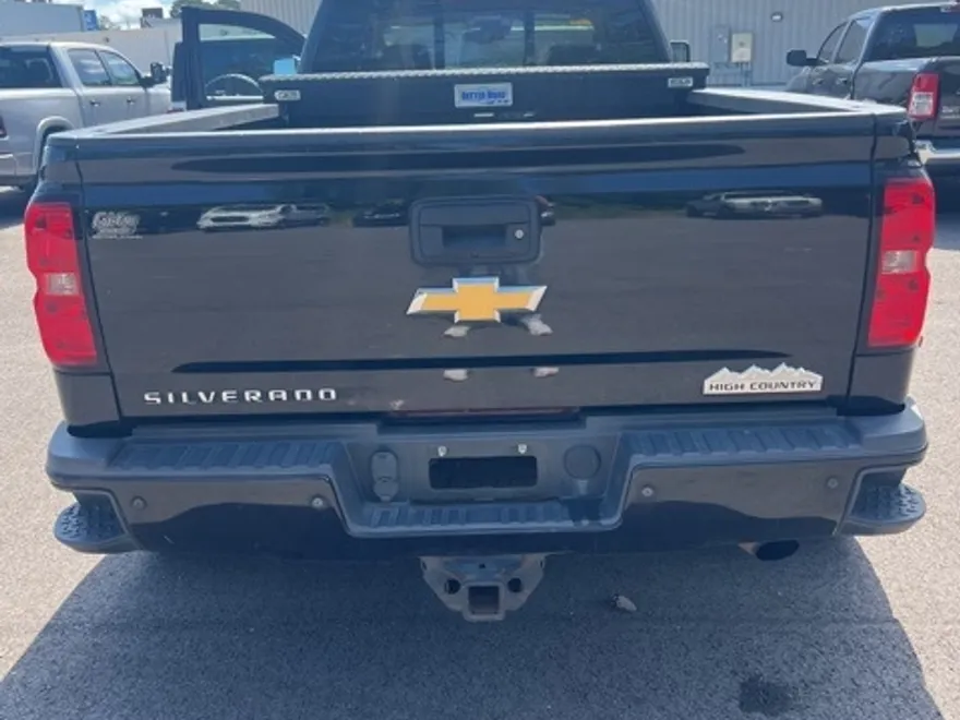 2016 Chevrolet Silverado 3500HD High Country photo 1