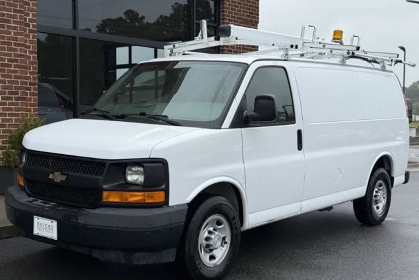 2017 Chevrolet Express Cargo Van 2500 photo 1