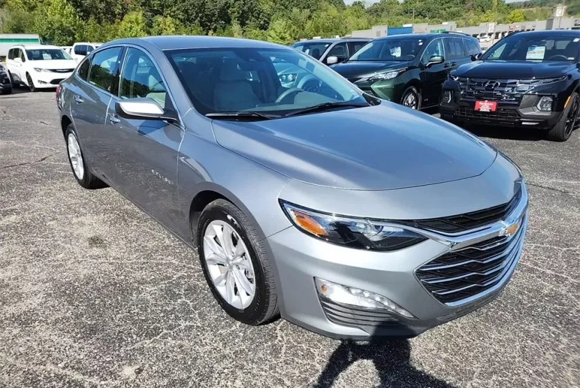 2025 Chevrolet Malibu 1LT photo 1