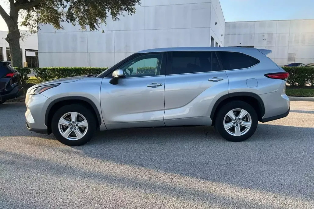 2023 Toyota Highlander Limited Platinum XLE XSE photo 1