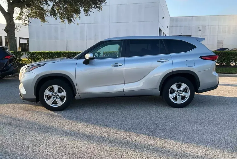 2023 Toyota Highlander Limited Platinum XLE XSE photo 1
