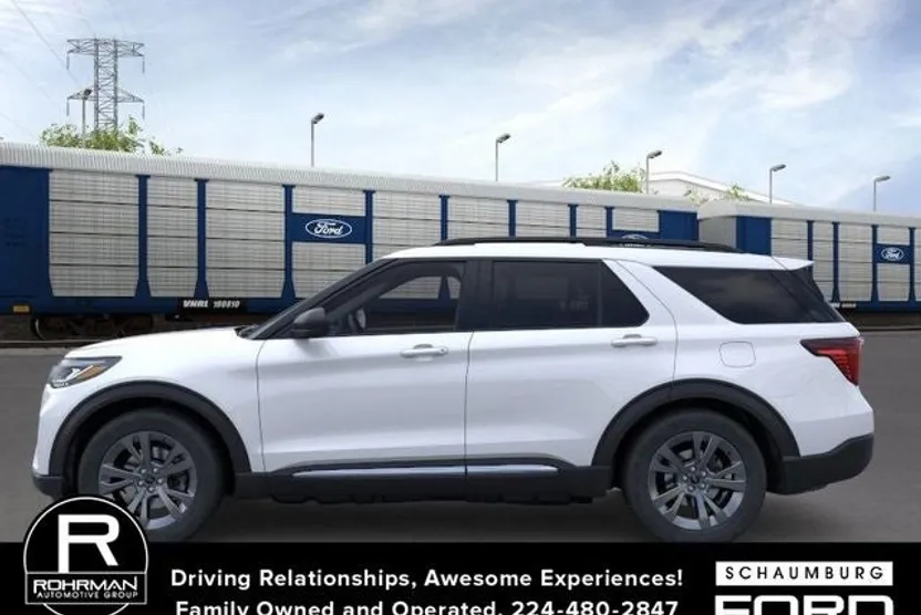 2025 Ford Explorer photo 1