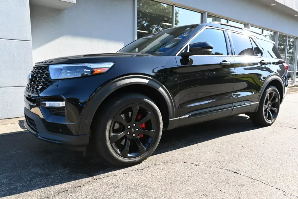 2022 Ford Explorer ST photo 1