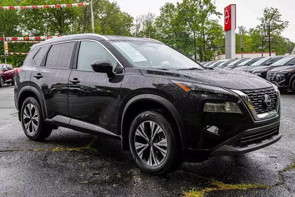 2023 Nissan Rogue SV photo 1