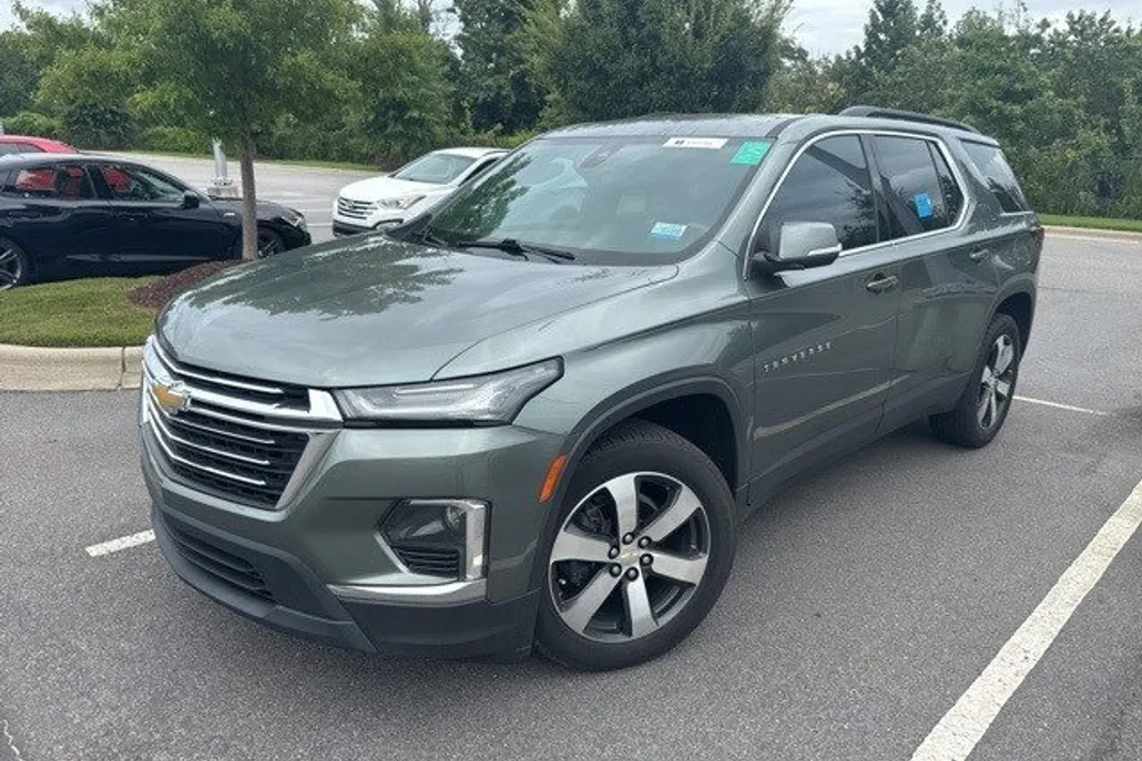 2022 Chevrolet Traverse Leather photo 1