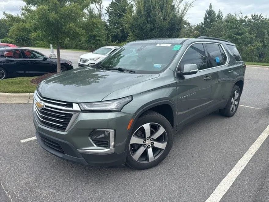 2022 Chevrolet Traverse Leather photo 1