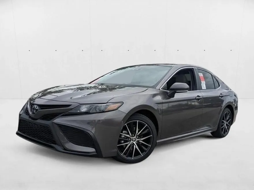 2024 Toyota Camry SE photo 1