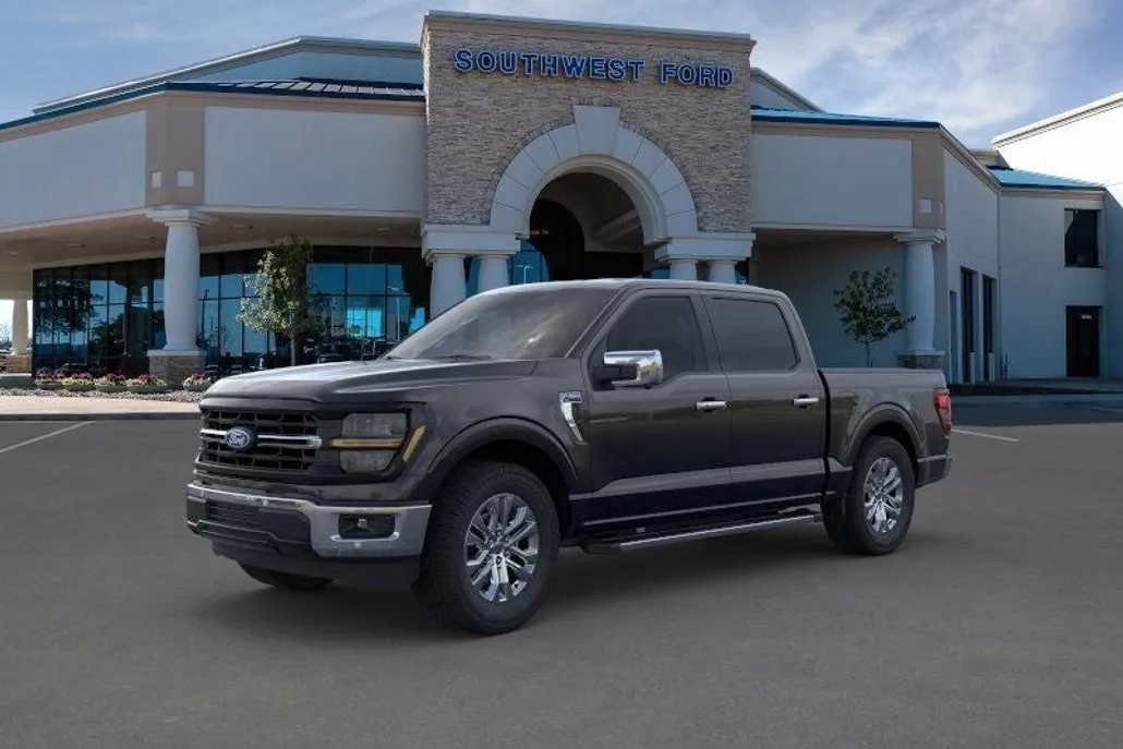 2025 Ford F-150 XLT photo 1