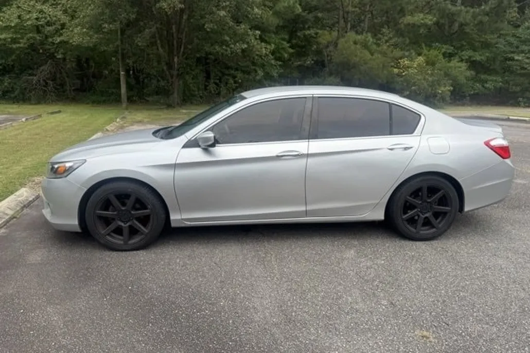 2013 Honda Accord LX photo 1