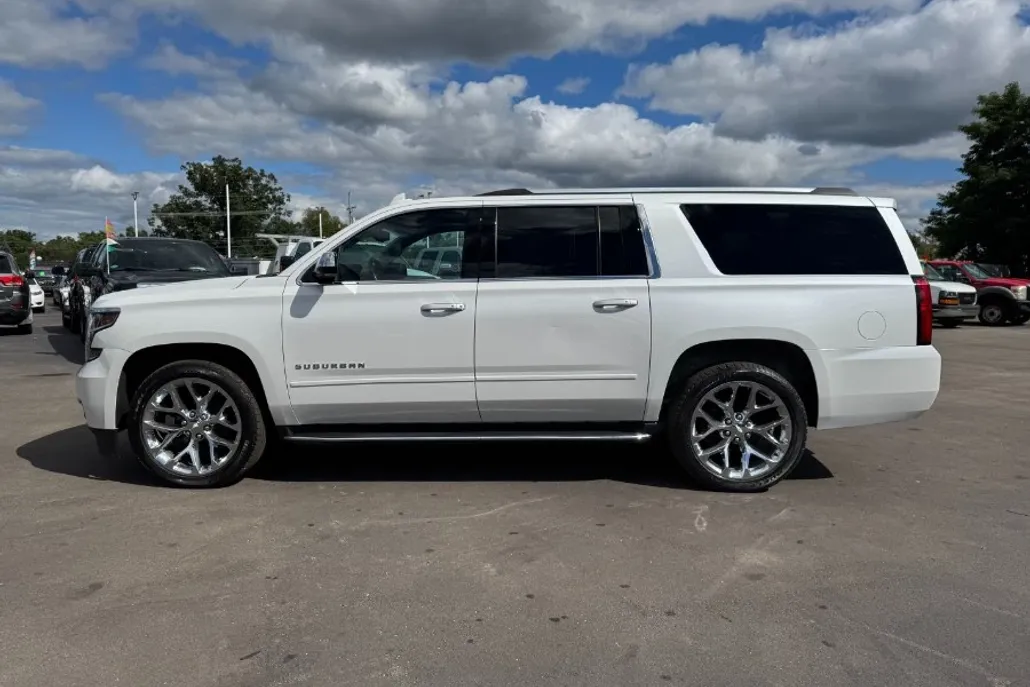 2019 Chevrolet Suburban 1500 Premier photo 1
