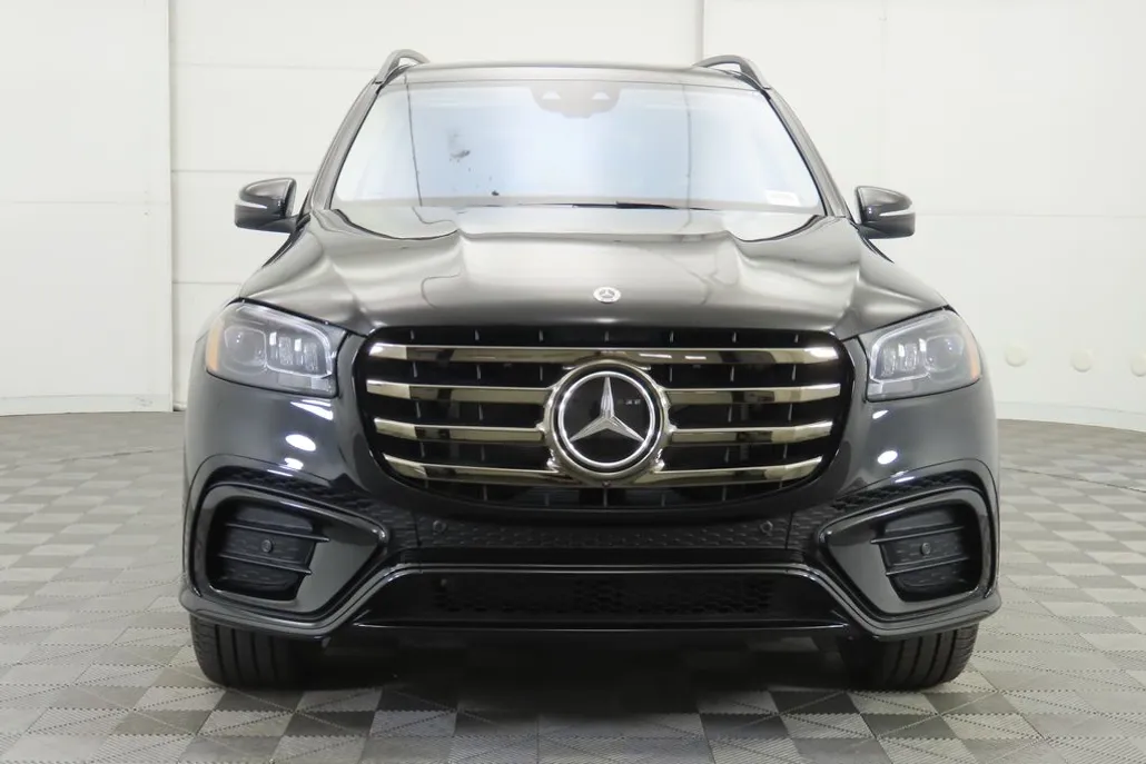 2025 Mercedes Benz GLS 450 4MATIC photo 1