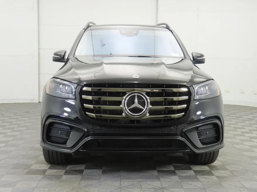 2025 Mercedes Benz GLS 450 4MATIC photo 1