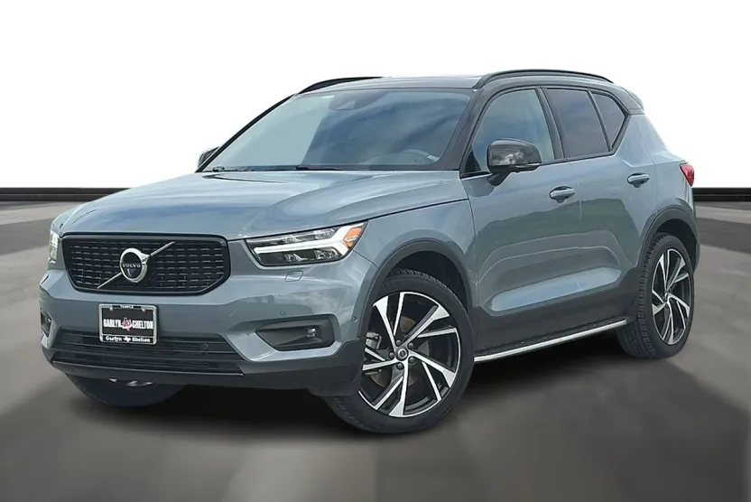 2022 Volvo XC40 T5 R-Design photo 1