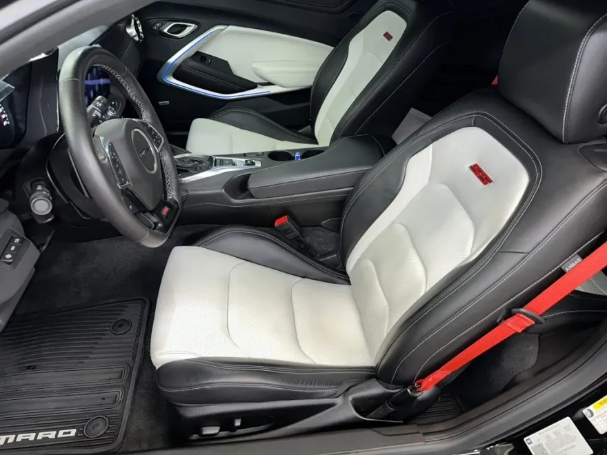 2023 Chevrolet Camaro 2SS photo 2