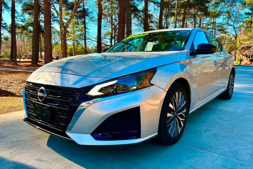 2024 Nissan Altima 2.5 SV photo 1