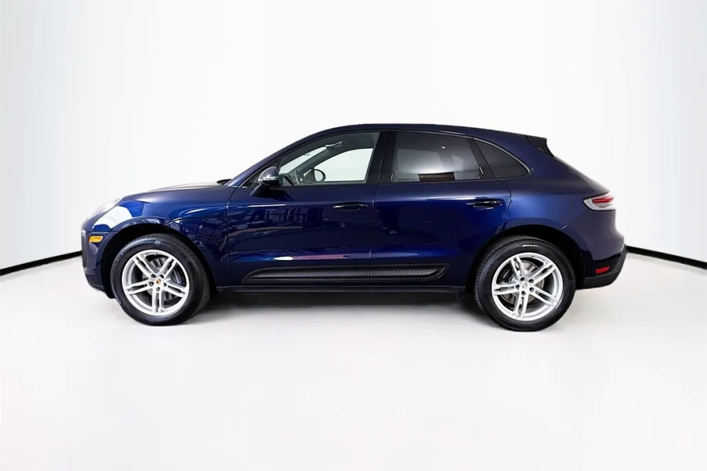 2022 Porsche Macan photo 1