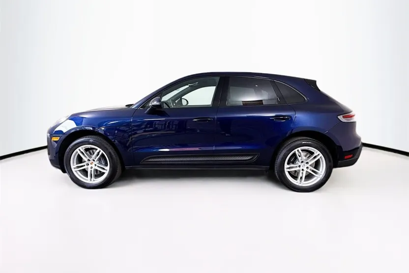 2022 Porsche Macan photo 1