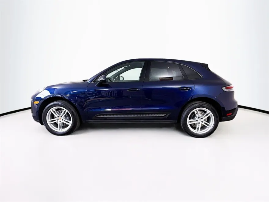 2022 Porsche Macan photo 1