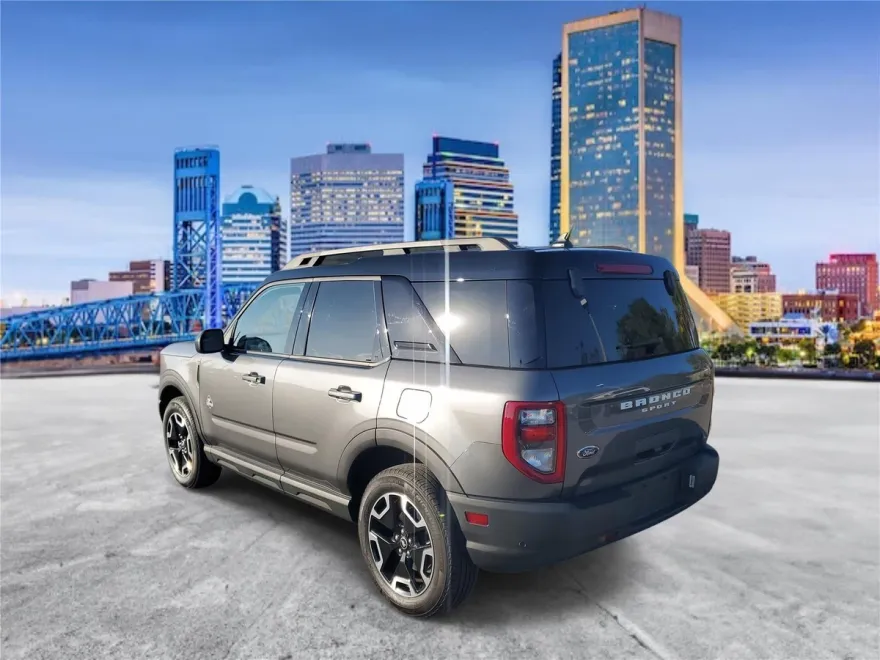 2023 Ford Bronco Sport Outer Banks photo 1