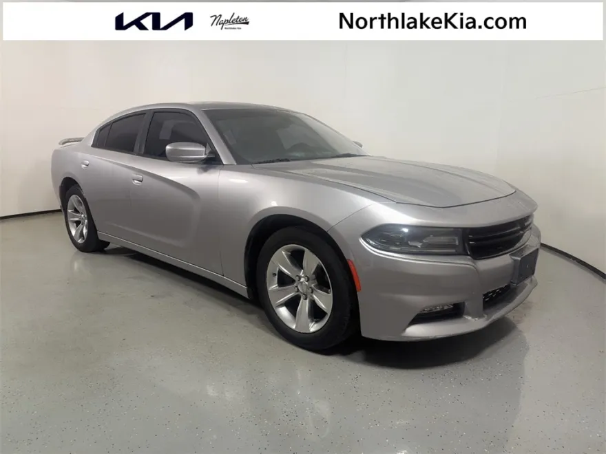 2015 Dodge Charger SXT photo 1