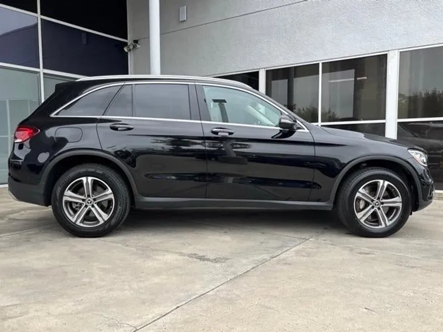 2022 Mercedes Benz GLC 300 4MATIC photo 1