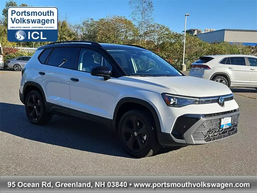 2025 Volkswagen Taos SE photo 1