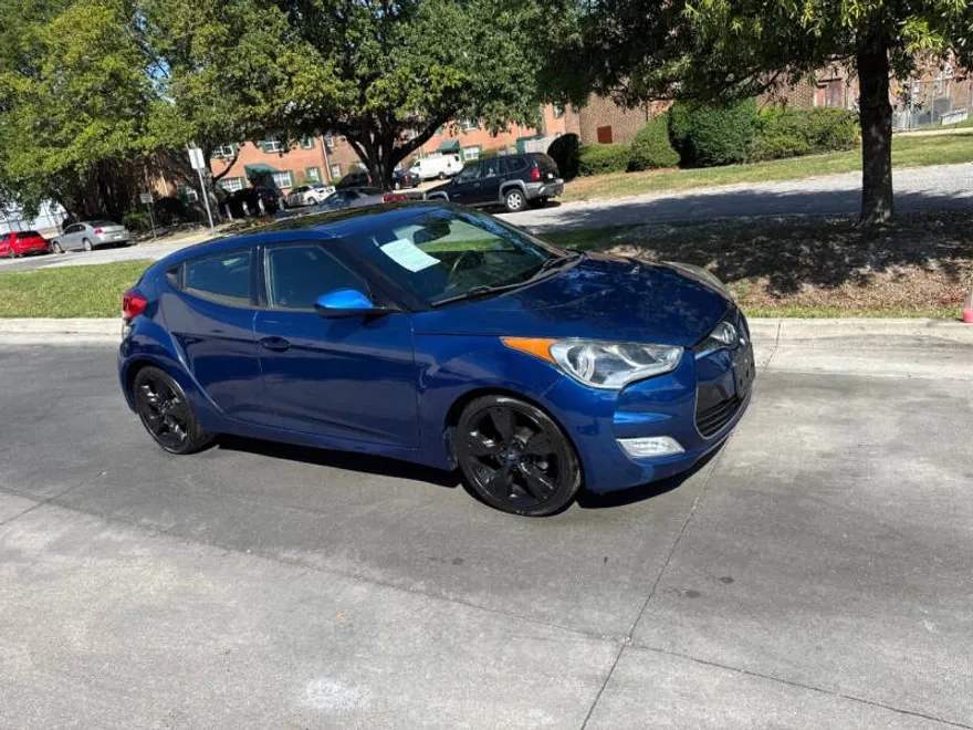 2017 Hyundai Veloster Value Edition photo 1