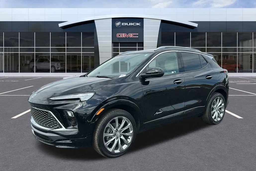 2024 Buick Encore GX Avenir photo 1