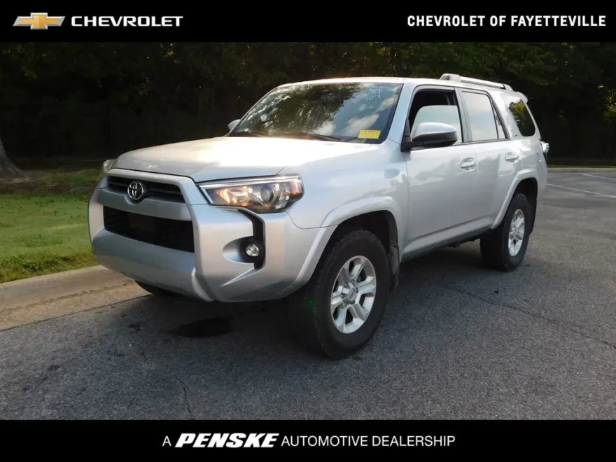 2023 Toyota 4Runner SR5 photo 1